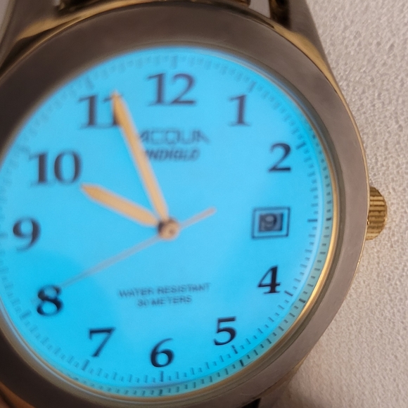 Men's Acqua Indiglo Water Resistant watch. - Picture 3 of 3